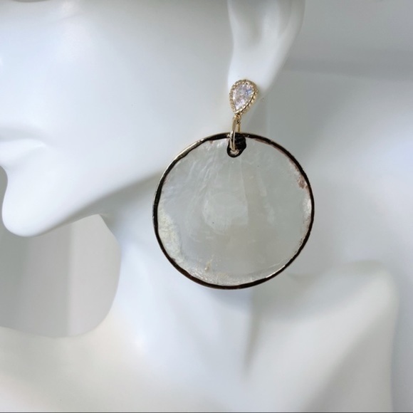 Mother of Pearl Round Earrings - Picture 3 of 3